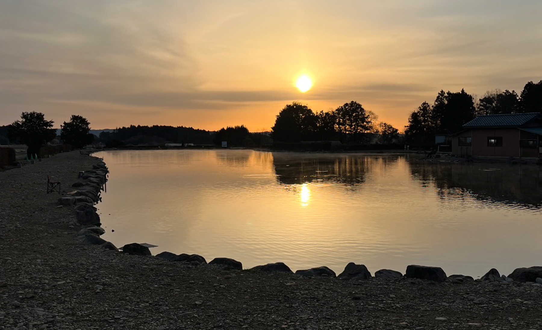 情報をつなぎ<br>多彩な手で今を釣る。