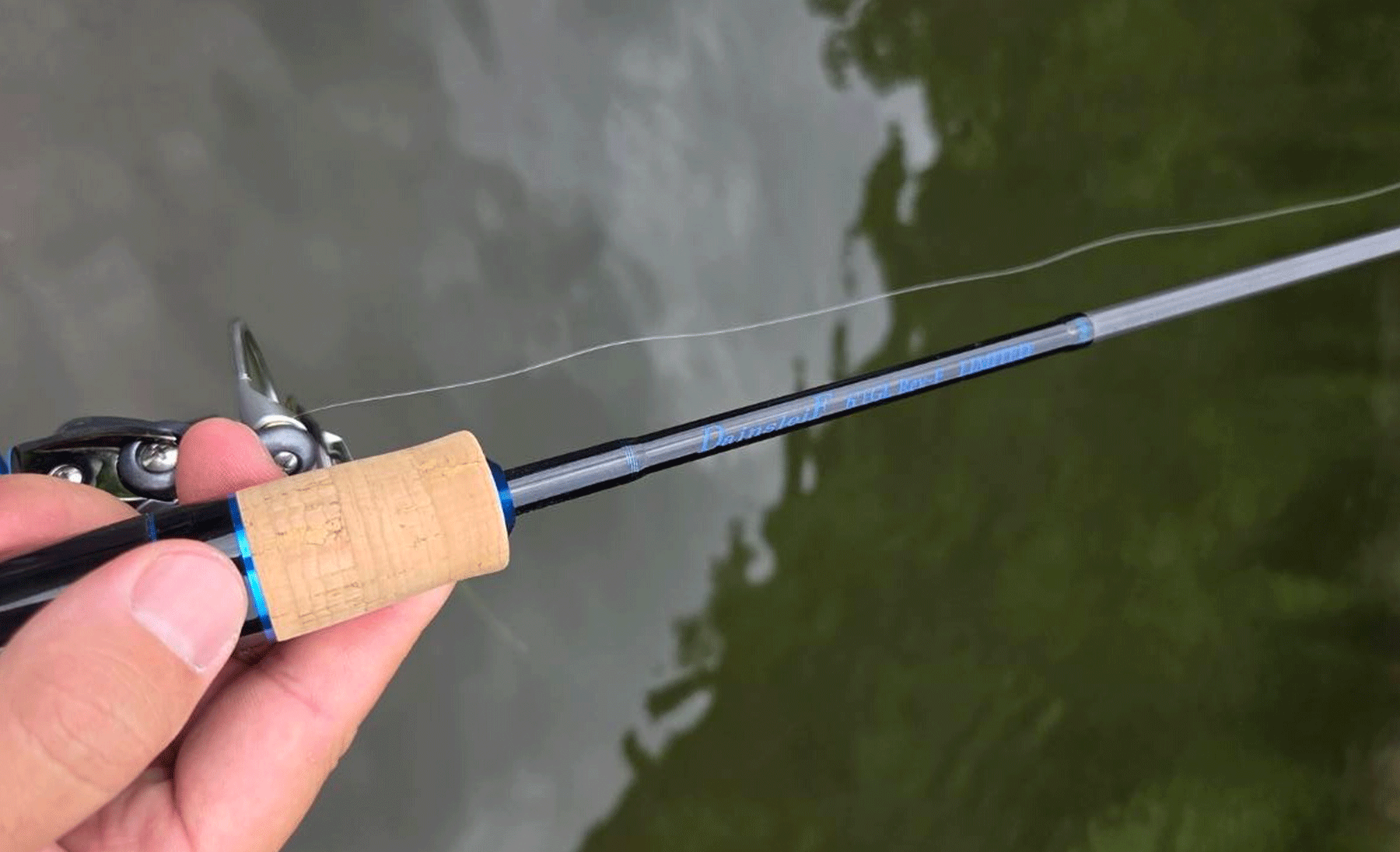 ボトムから少し浮いた魚に。
